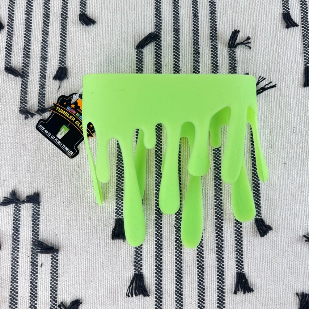 NEW Target Bullseye Playground Glow-In-The-Dark Tumbler Sleeve